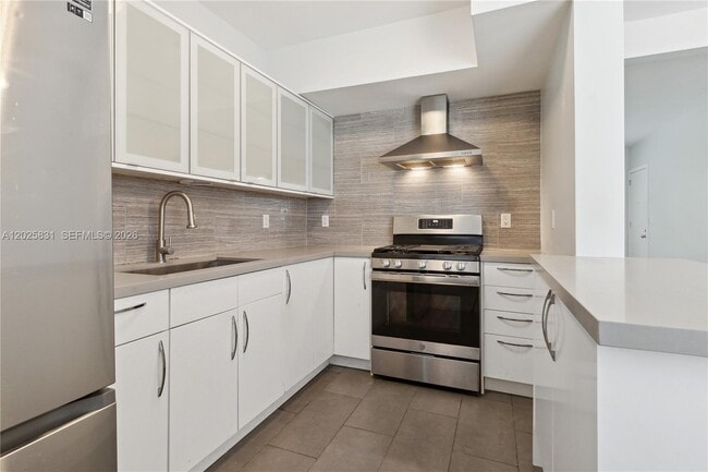 Building Photo - 8501 Hawthorne Ave Unit 4