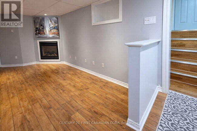 Photo - 568 Creston Ave