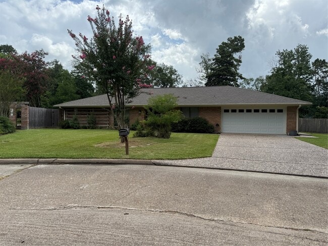 Building Photo - 3414 Wooddale Ln