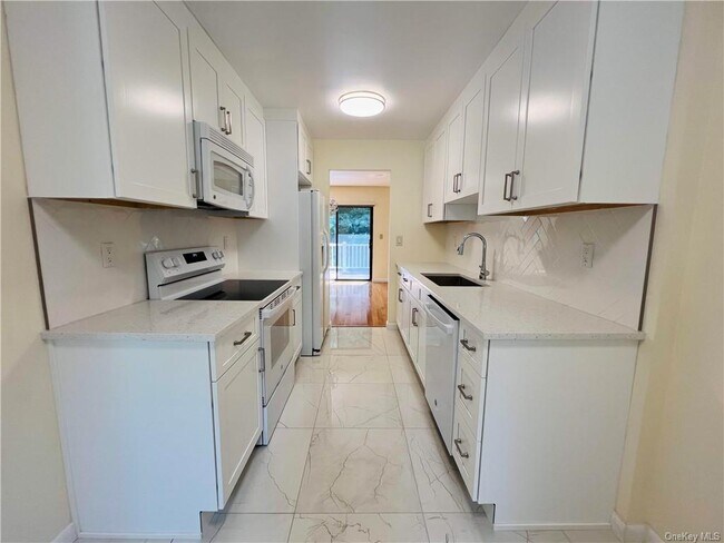 Photo - 136 Bayberry Cl