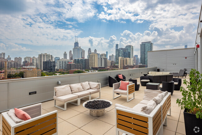 Rooftop Deck - Than Tower Apartments