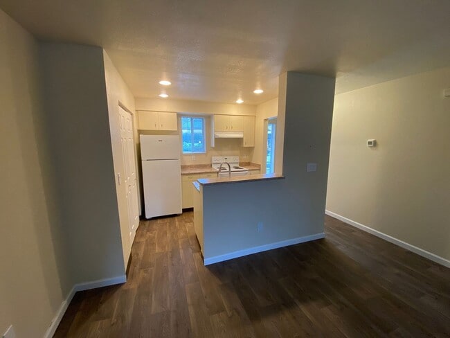 Riverwood Apartments