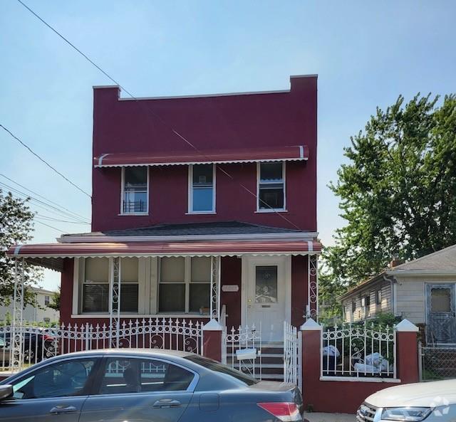 Building Photo - 146-84 182nd St Rental