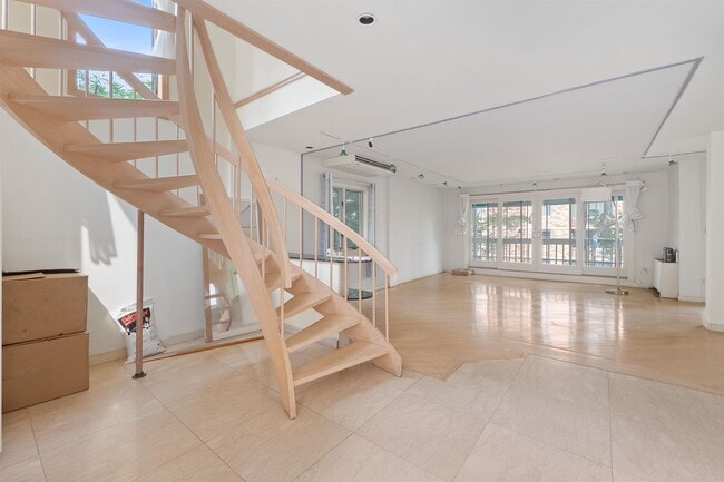 Photo - 228 Gorge Rd Condo Unit #1