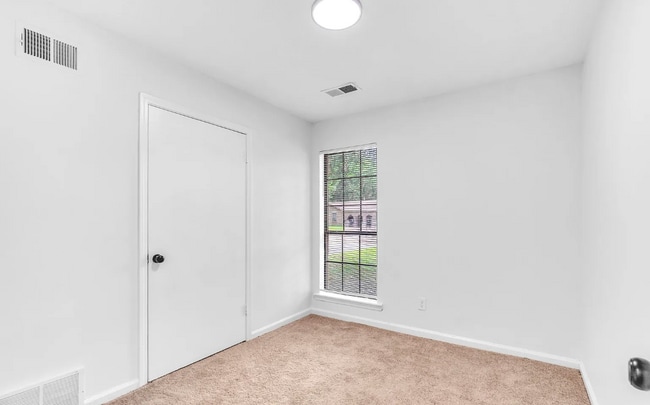 Photo - 2919 Normandy Dr