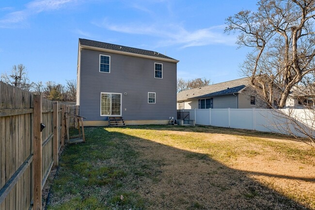 Photo - Beautiful 4br 2.5ba with huge basement and garage in Edgemere