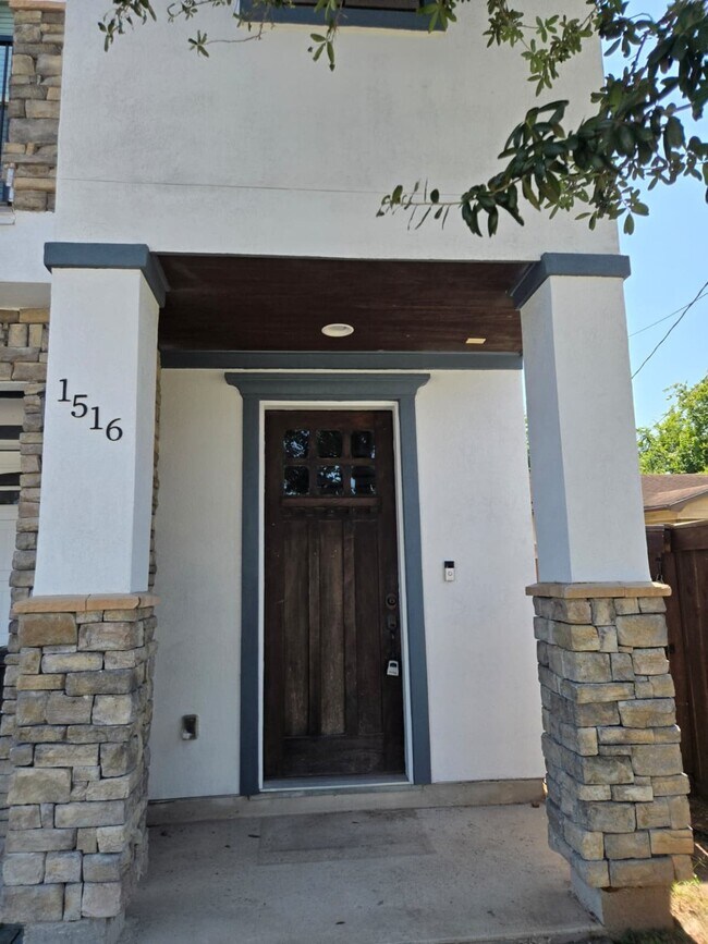 Photo - 1516 Amundsen St