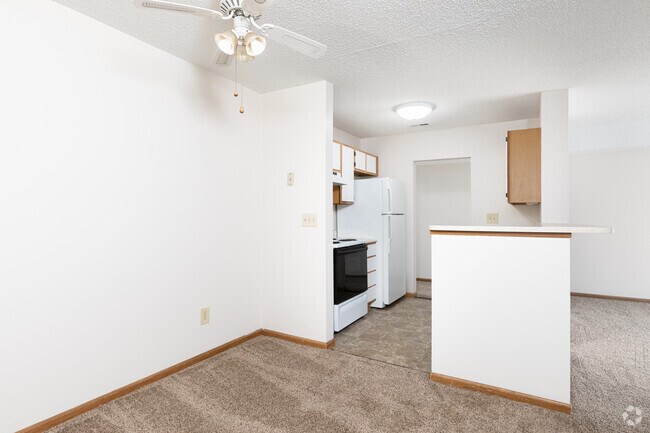 3BR, 2BA - 1,213SF