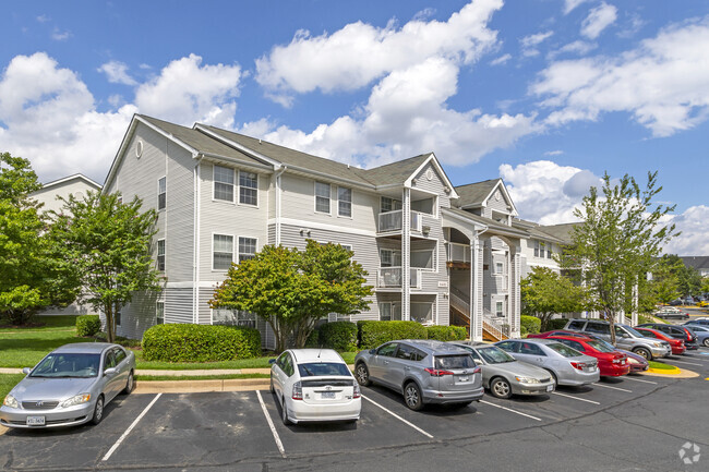 Building Photo - Dulles Center Apartments - Tax Credit