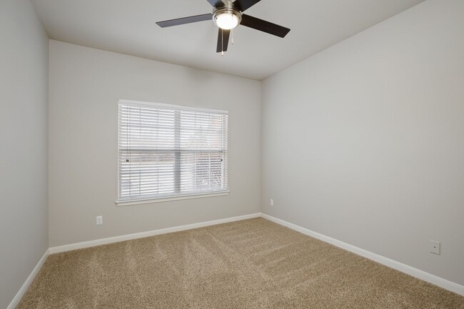 2BR, 2BA - Renaissance