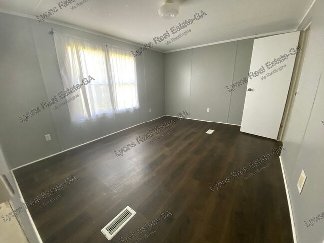 Photo - 604 Sycamore Dr