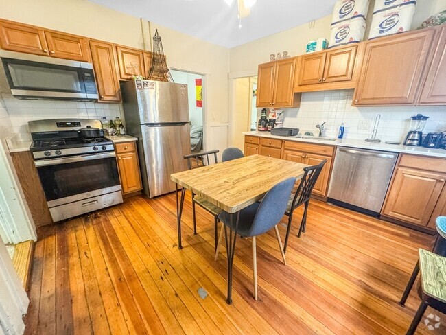 Building Photo - 70 Line St Unit 1 Rental