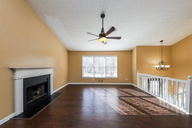 Photo - 427 Nottingham Dr