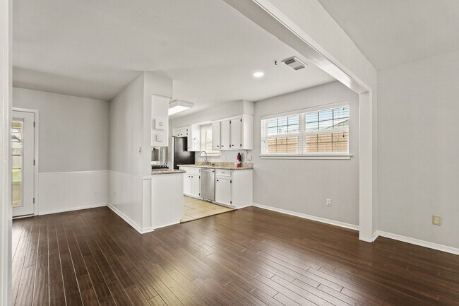 Photo - 10226 Rothbury St