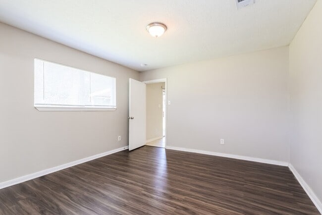 Photo - 807 Sulphur St