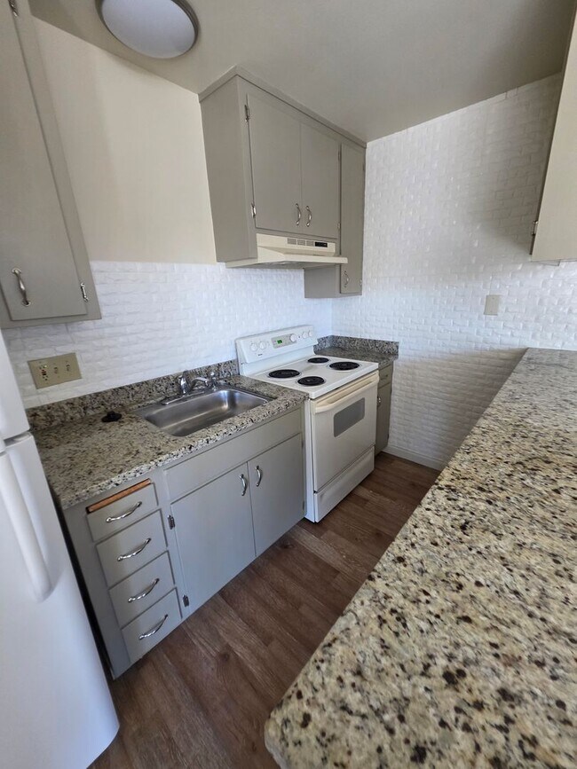4047 Hamilton Ave Unit 4047 Hamilton Ave  - F7