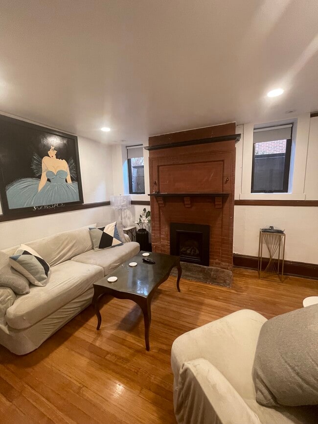 Photo - 1621 York St Unit 1