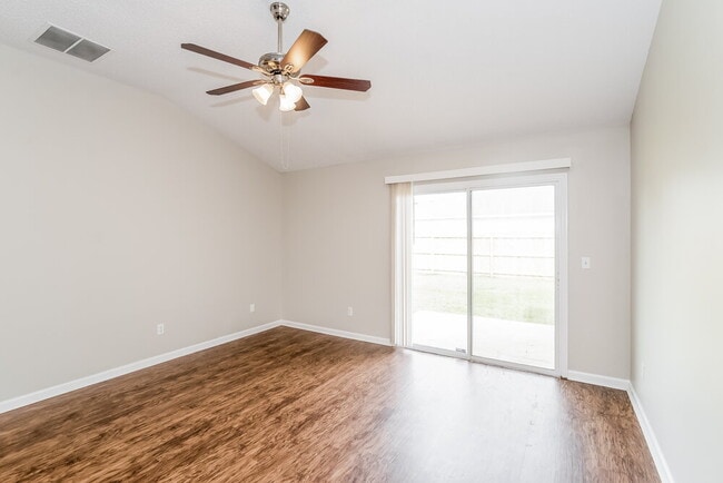 Photo - 1436 Seawolf Trail N