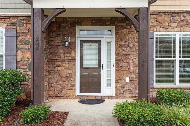 Photo - 223 Morgan Brook Way