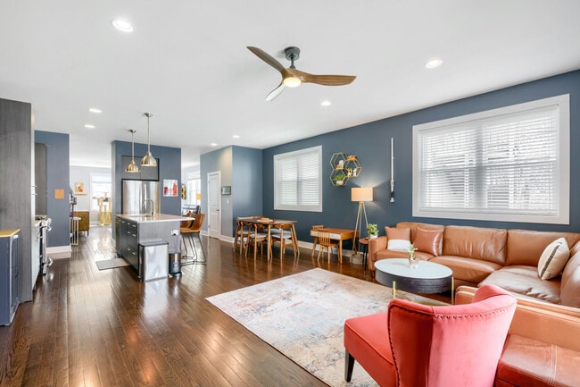 Photo - 1008 W Cullerton St