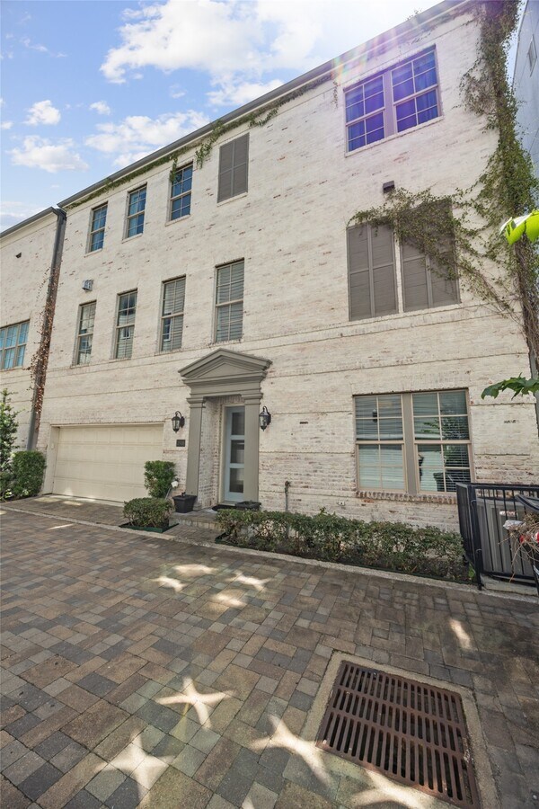 Photo - 2506 McKinney St