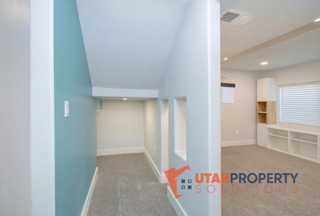 Photo - 1734 W Newcastle Ln