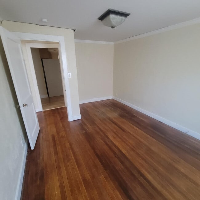 Photo - 74 New St