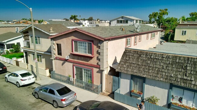 Building Photo - 306 E Balboa Blvd Unit #3 Rental