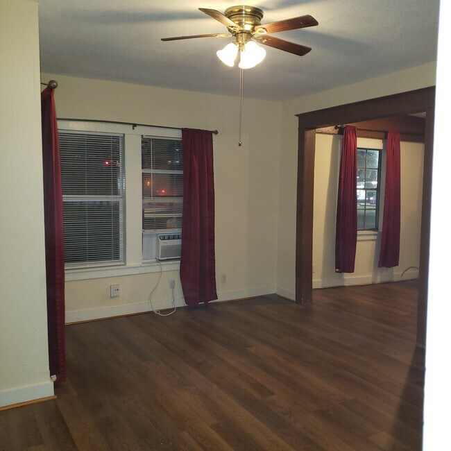 Photo - 114 W 7th St Unidad 1