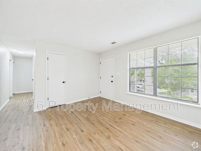 Building Photo - 219 S High St Rental