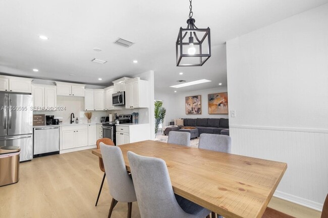 Photo - 3255 Florida Blvd