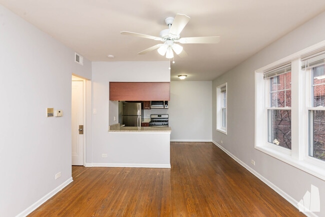 Photo - 3724 N Sheffield Ave Unidad 407