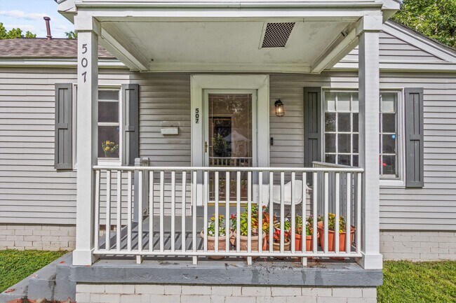 Photo - 507 Grahamwood Dr