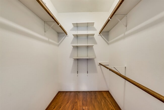 Building Photo - 8787 Brae Acres Rd Unit 406
