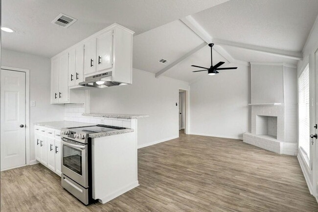 Photo - 5613 Armstrong