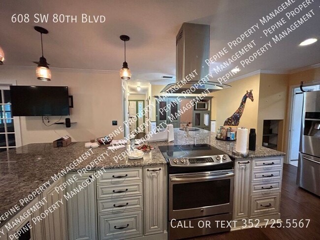 Photo - 608 SW 80th Blvd