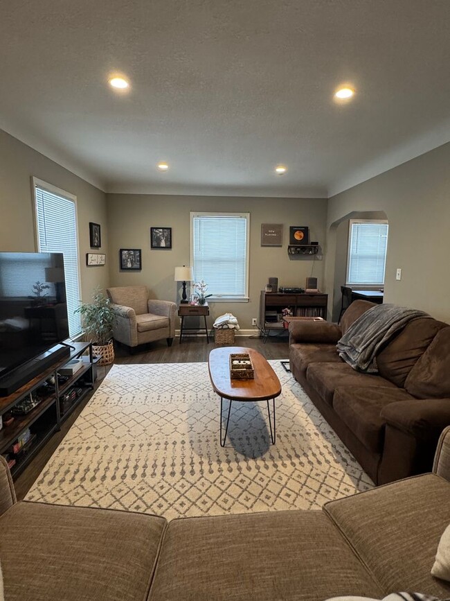 Photo - 5704-5706 Chicago Avenue Unidad 5706