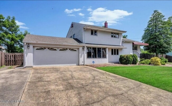 4 Coral Way