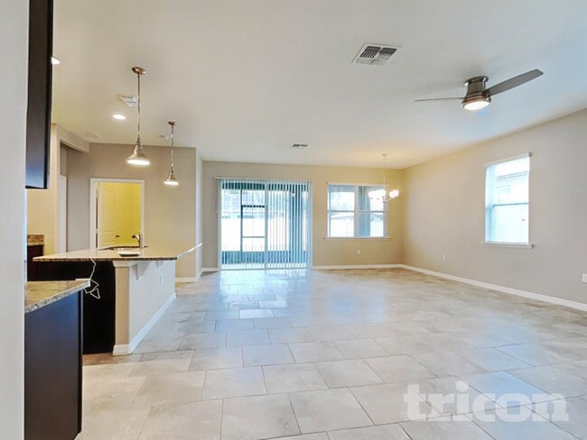 Photo - 112 Waterside Cir