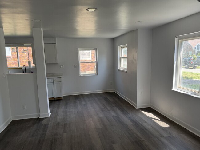 7231 Scottwood Ave