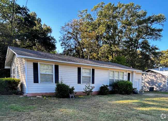 Building Photo - 1308 Larkin Ave Rental