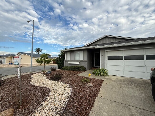 Building Photo - Beautiful Home in Watsonville - 55+ Community