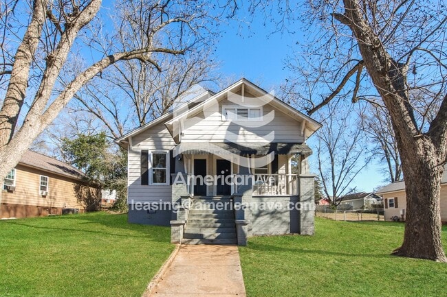 Building Photo - 605 S Lee St