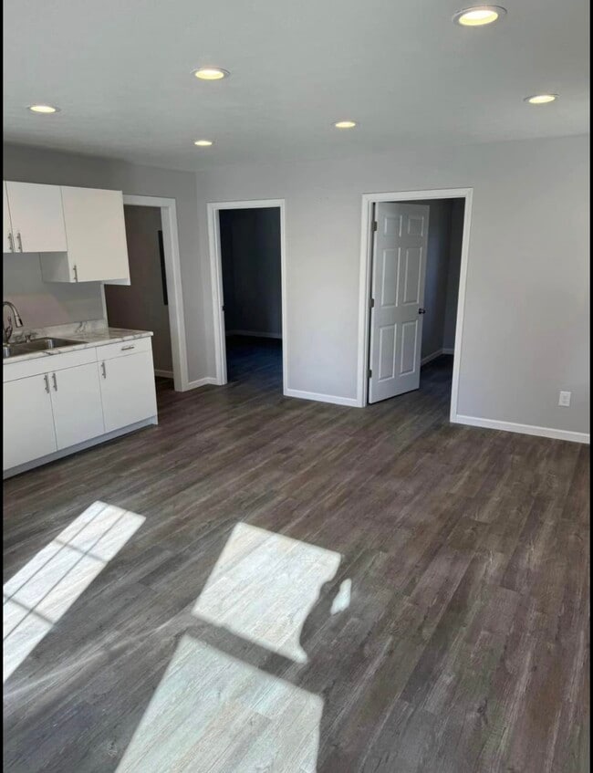 Photo - Jasonville Units (W Burr & N Virgil) Unit 3