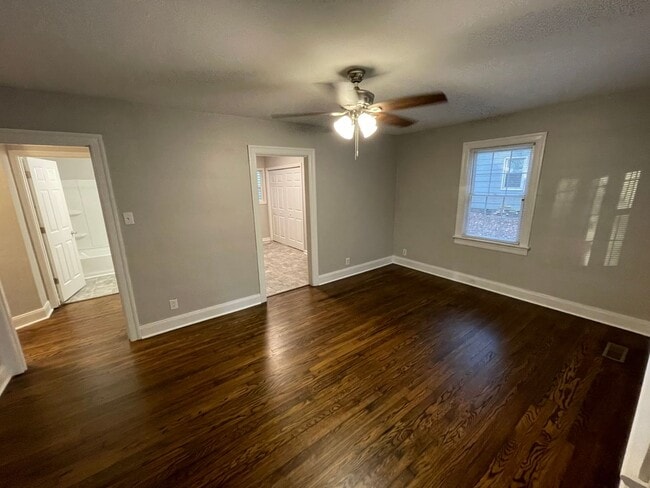 Photo - Renovated 2 bedroom home for rent Near Downtown Clarksville!