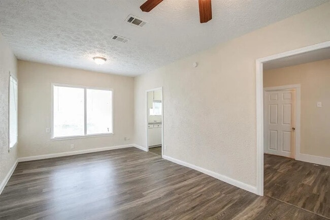 Photo - 1019 Carolyn Ct