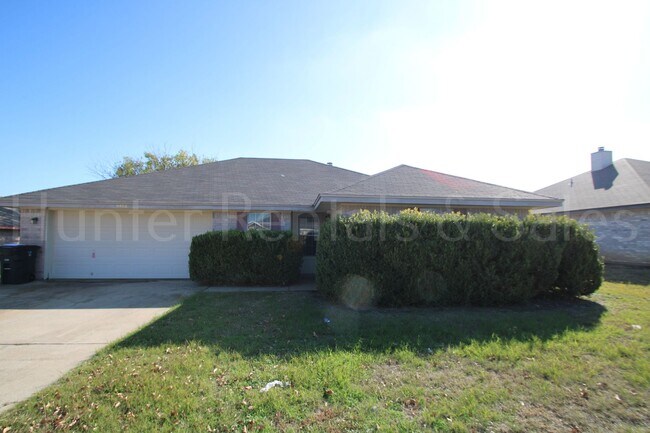 Building Photo - Beautiful 3-Bedroom Home with Enclosed Patio, Pergola Deck & Modern Upgrades