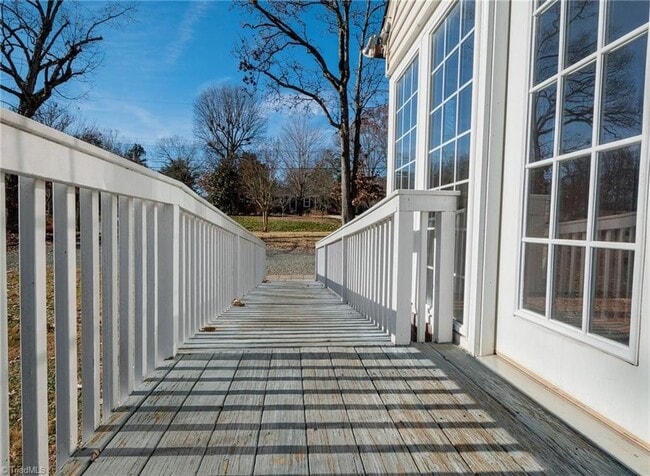 Photo - 208 Tremont Dr