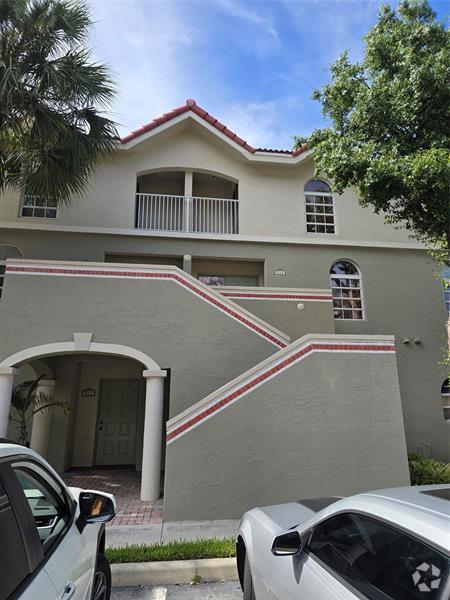 Building Photo - 2381 NE 14th Street Causeway Rental