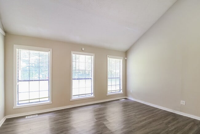 Photo - 9227 Chestnut Lake Dr